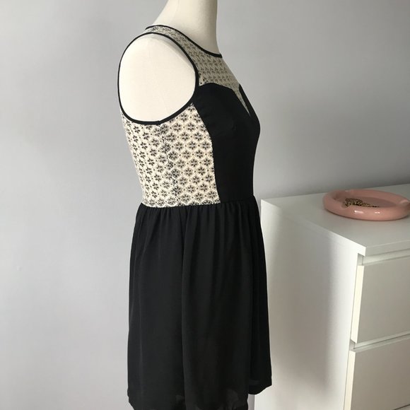 Black and Off-White Embroidered Mini Dress - Picture 5 of 7